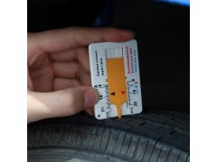 Měřič hloubky dezénu